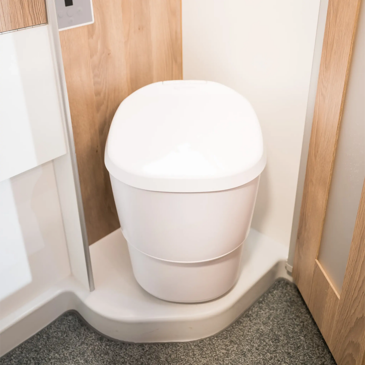 Clesana C1. The Sealing Toilet.