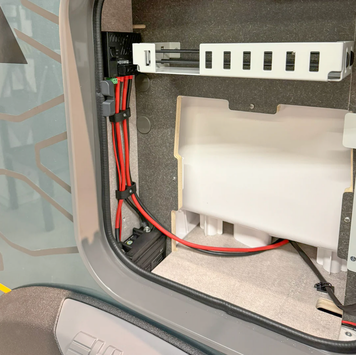 Clesana Power Management (incl. cables)